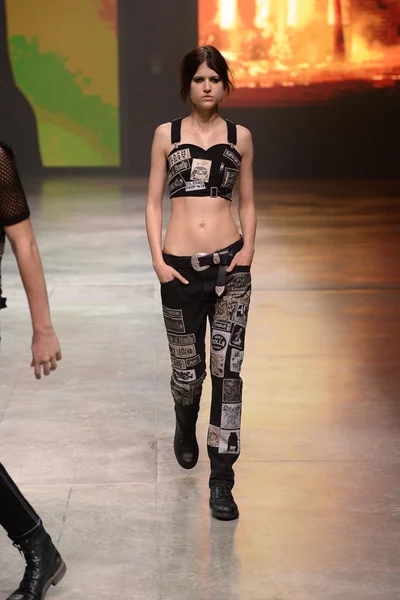 Look 29